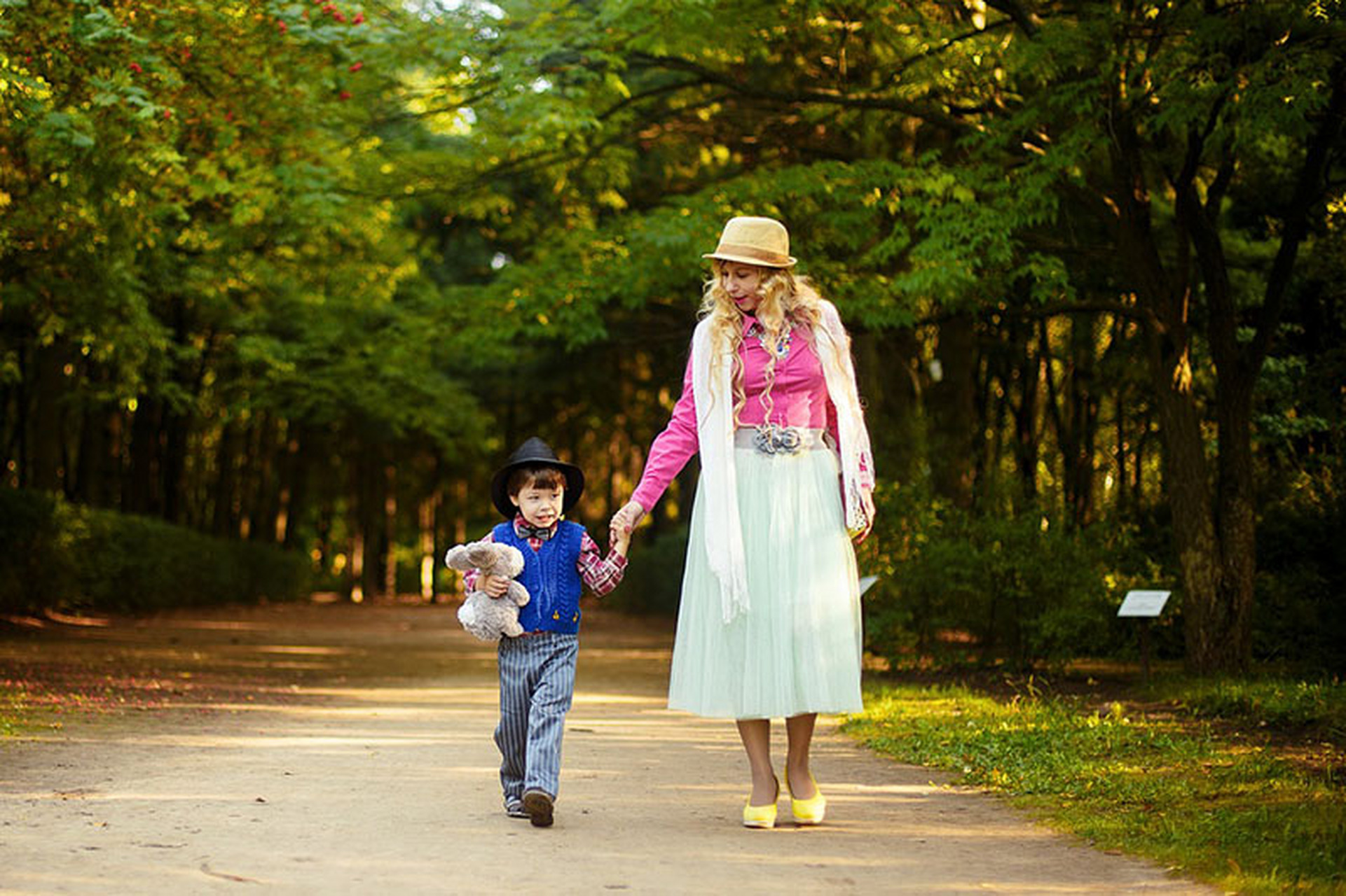 孩子每天早上飞奔进幼儿园,只为到走廊上目送妈妈离开,这样的场景