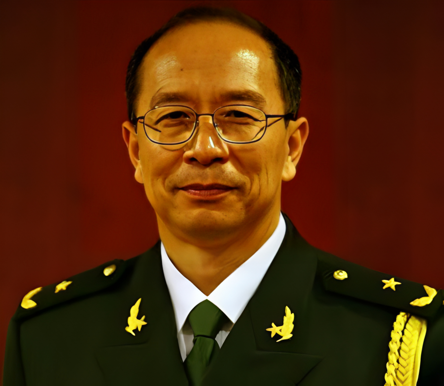 金一南,金一明将军和母亲的照片!  金一南·将军是个家喻户晓的人物.