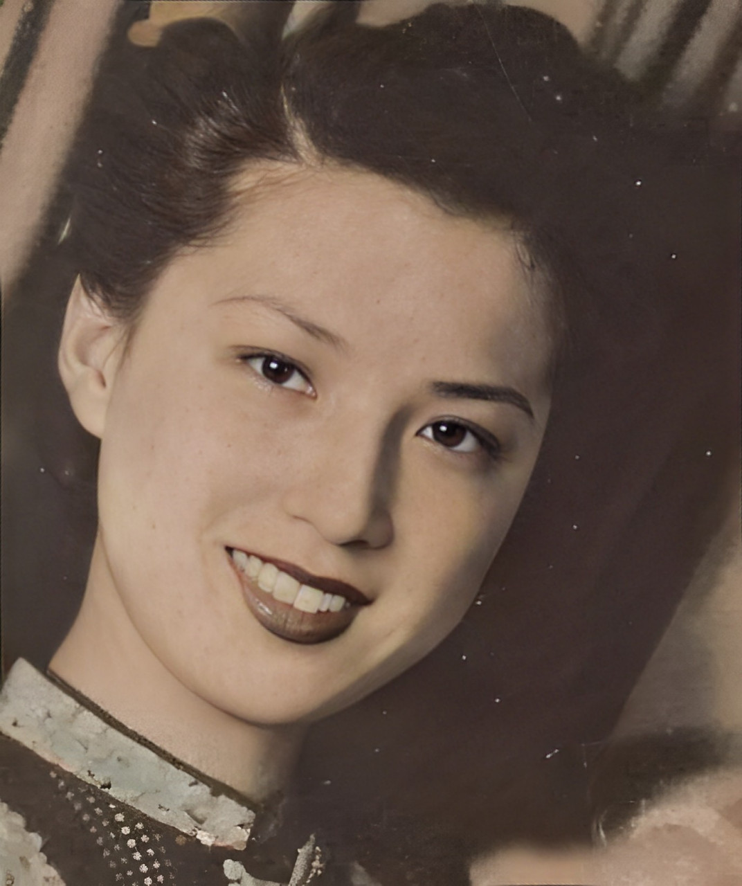 1916年,16岁的莫秀英因为不能生育,被丈夫赶出家门.