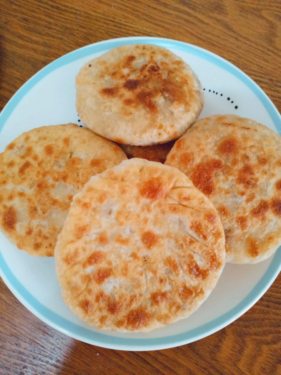 萝卜丝饼,萝卜丝馅饼 超级好吃的萝卜丝饼 材料 普通面粉150克,温水80