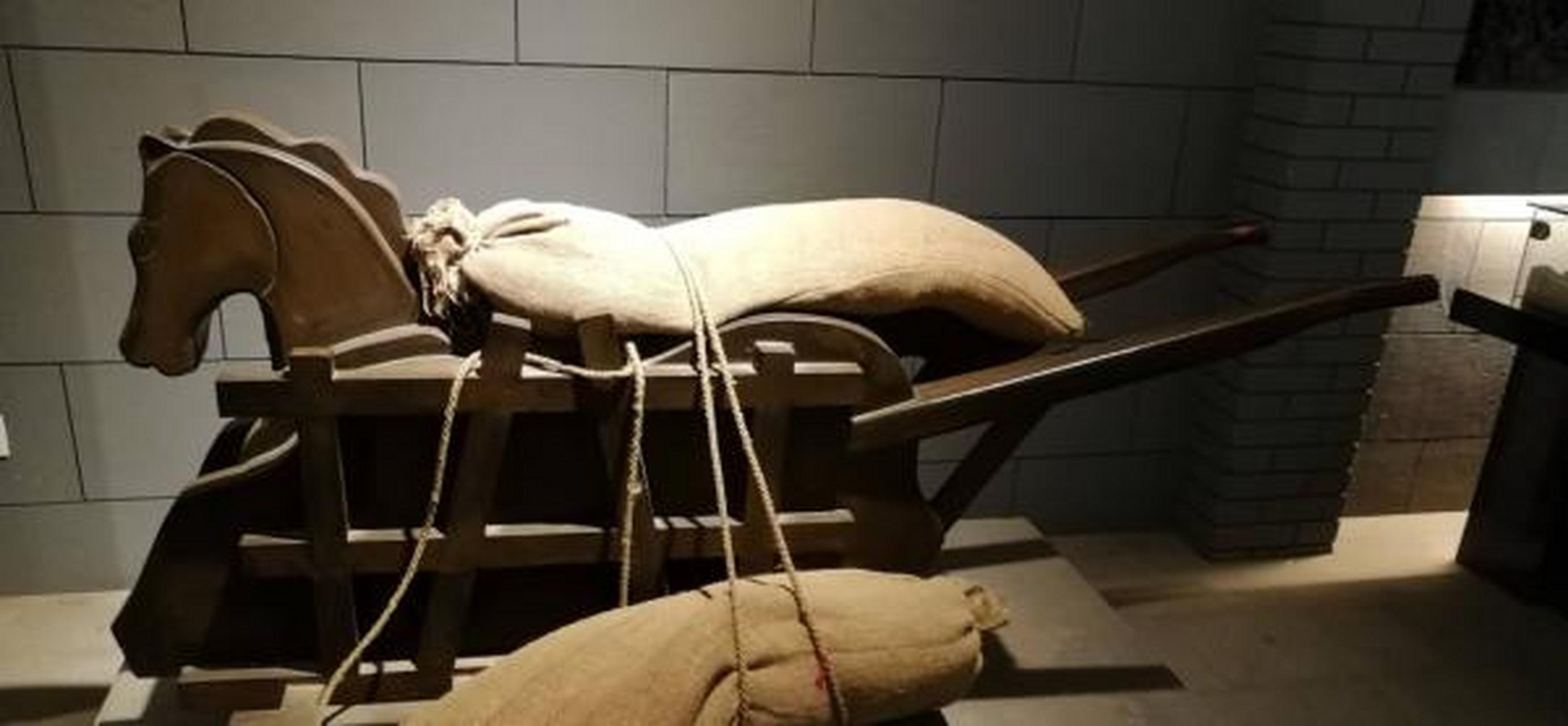 诸葛亮之所以发明这个东西,主要是为了北伐的时候克服运输军粮的困难.