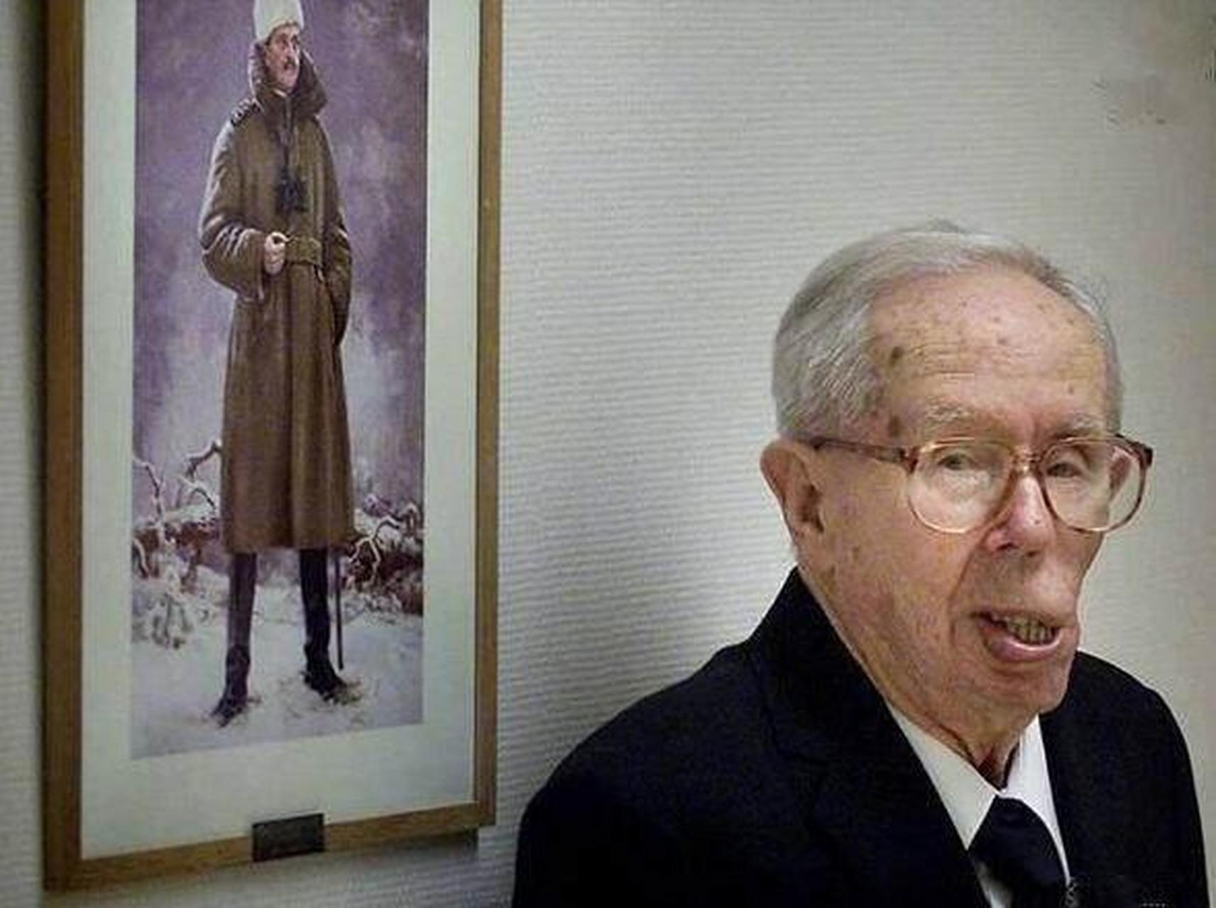 西蒙·海耶,这个来自芬兰的名字,几乎成为了狙击手的代名词,他被公认