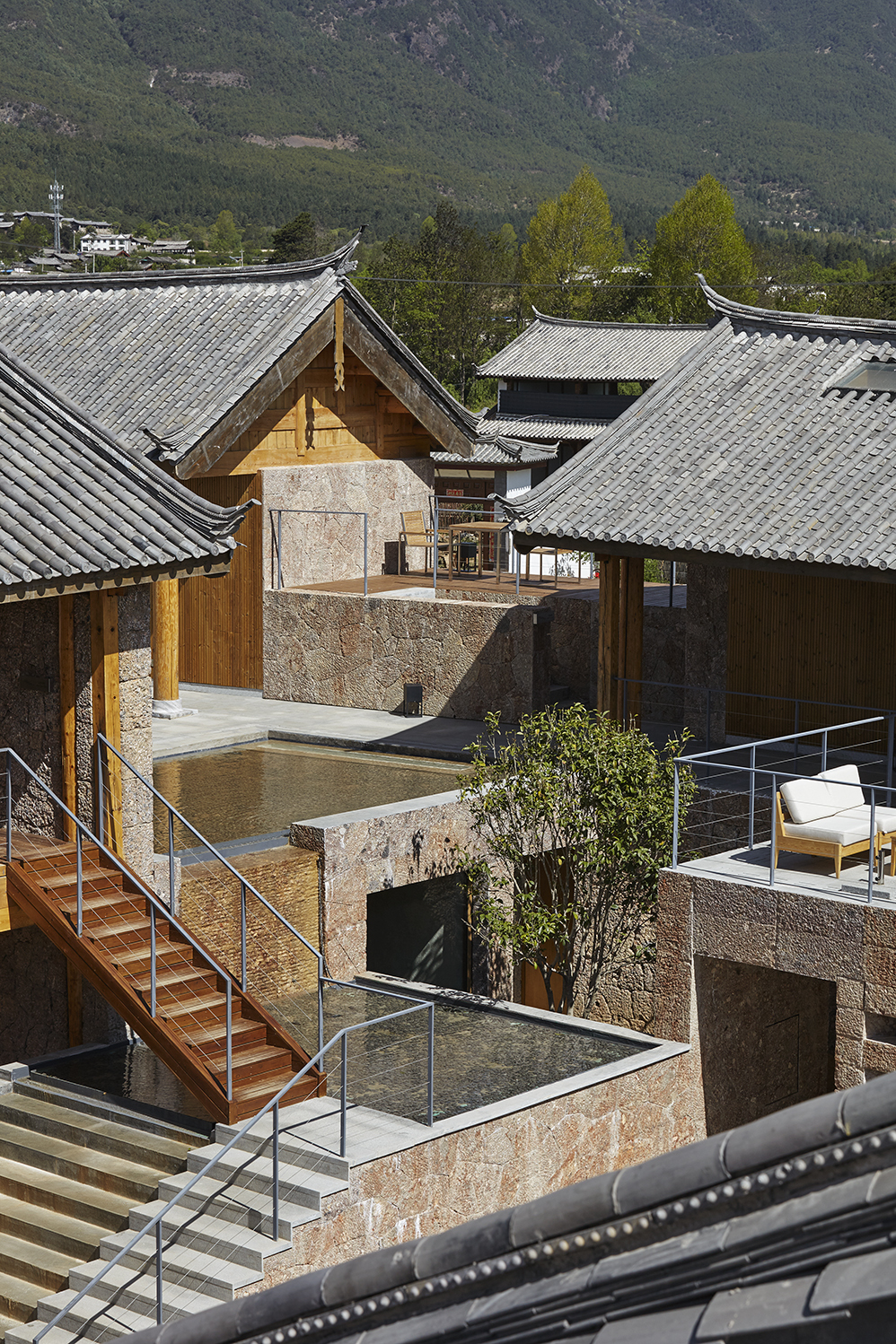 在秋天的童话中我们身临其境的感受一下秋日下的民宿风格和设计美