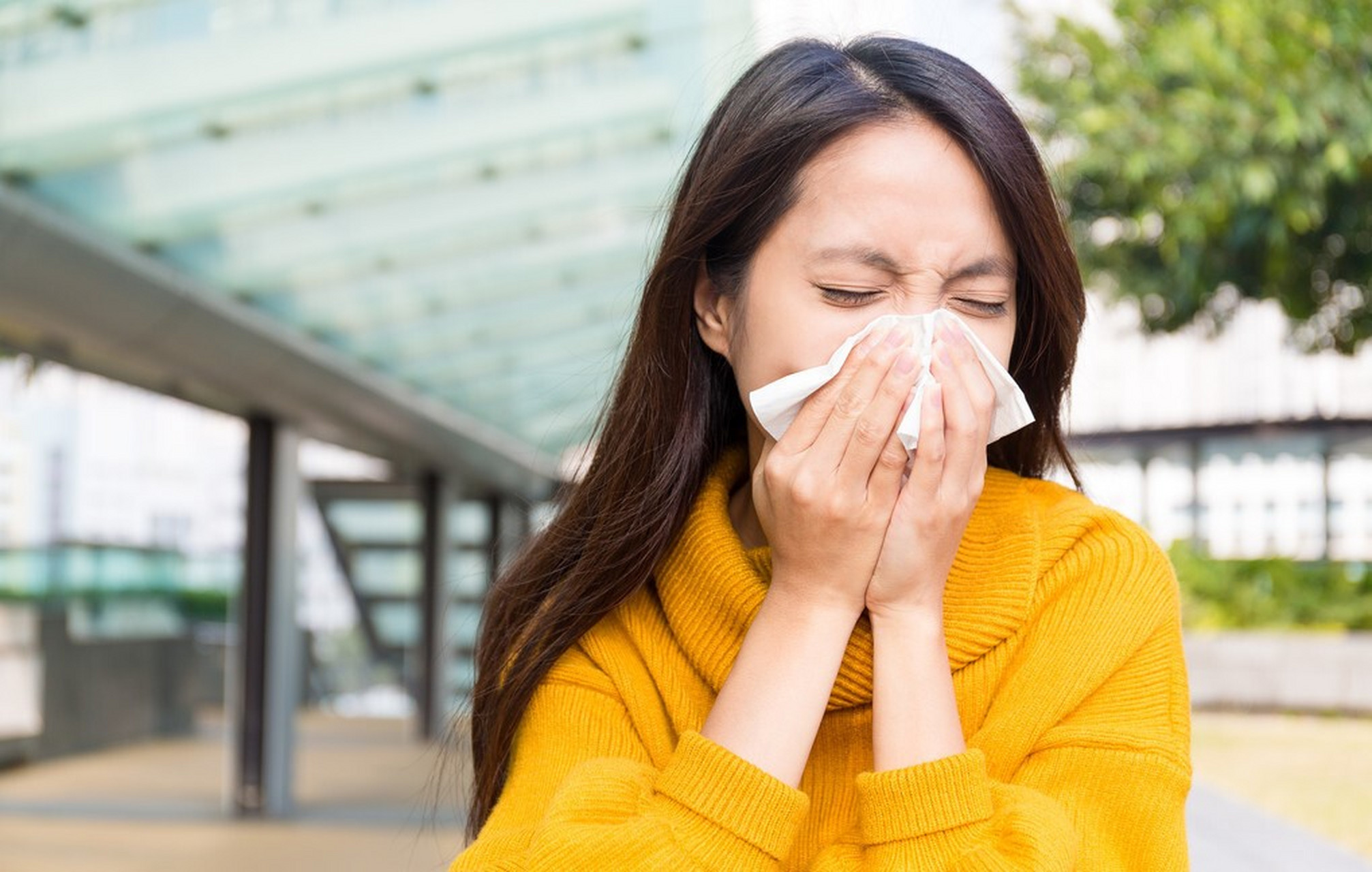 感冒鼻塞的时候,鼻减充血剂千万不能长期用.