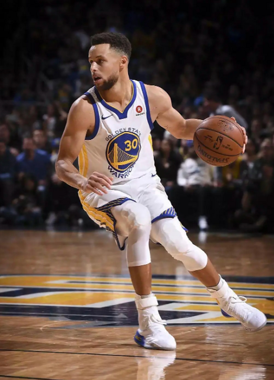 斯蒂芬·库里,全名沃德尔·斯蒂芬·库里二世,1988年3月14日出生于