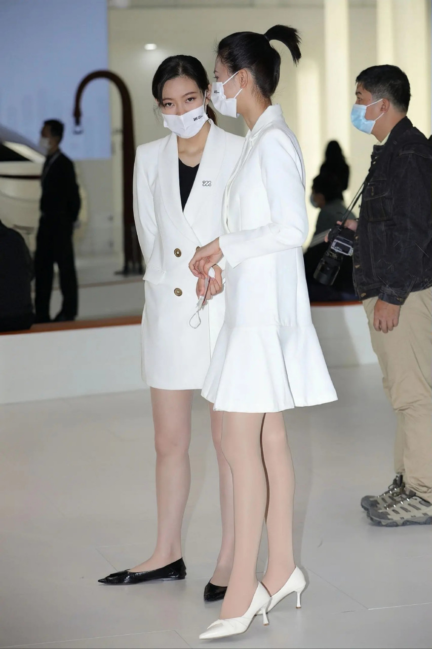 车展会气质高跟肉丝礼仪小姐姐