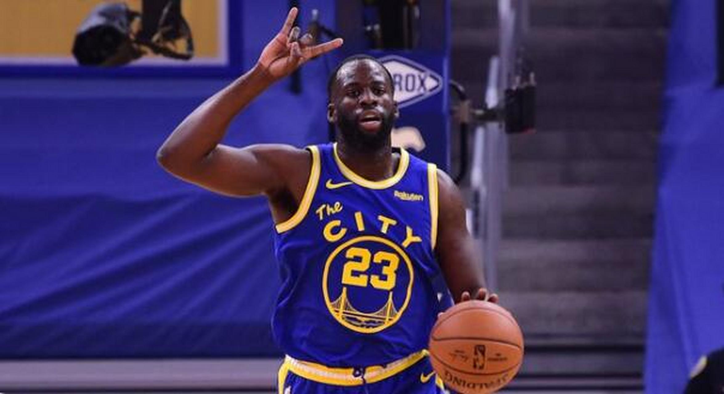 勇士大前锋德雷蒙德-格林昨天对阵尼克斯的第二个技术犯规被取消.