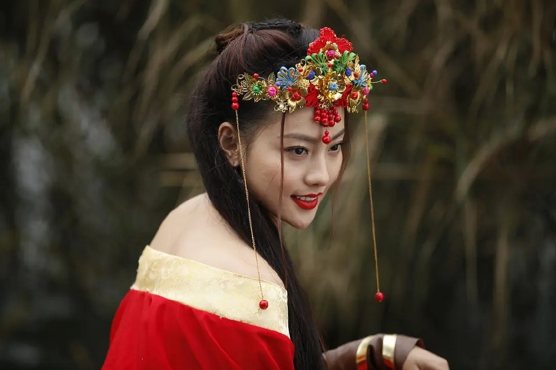 张嘉倪版的孙尚香,美丽动人,妩媚多姿,真的是绝美.
