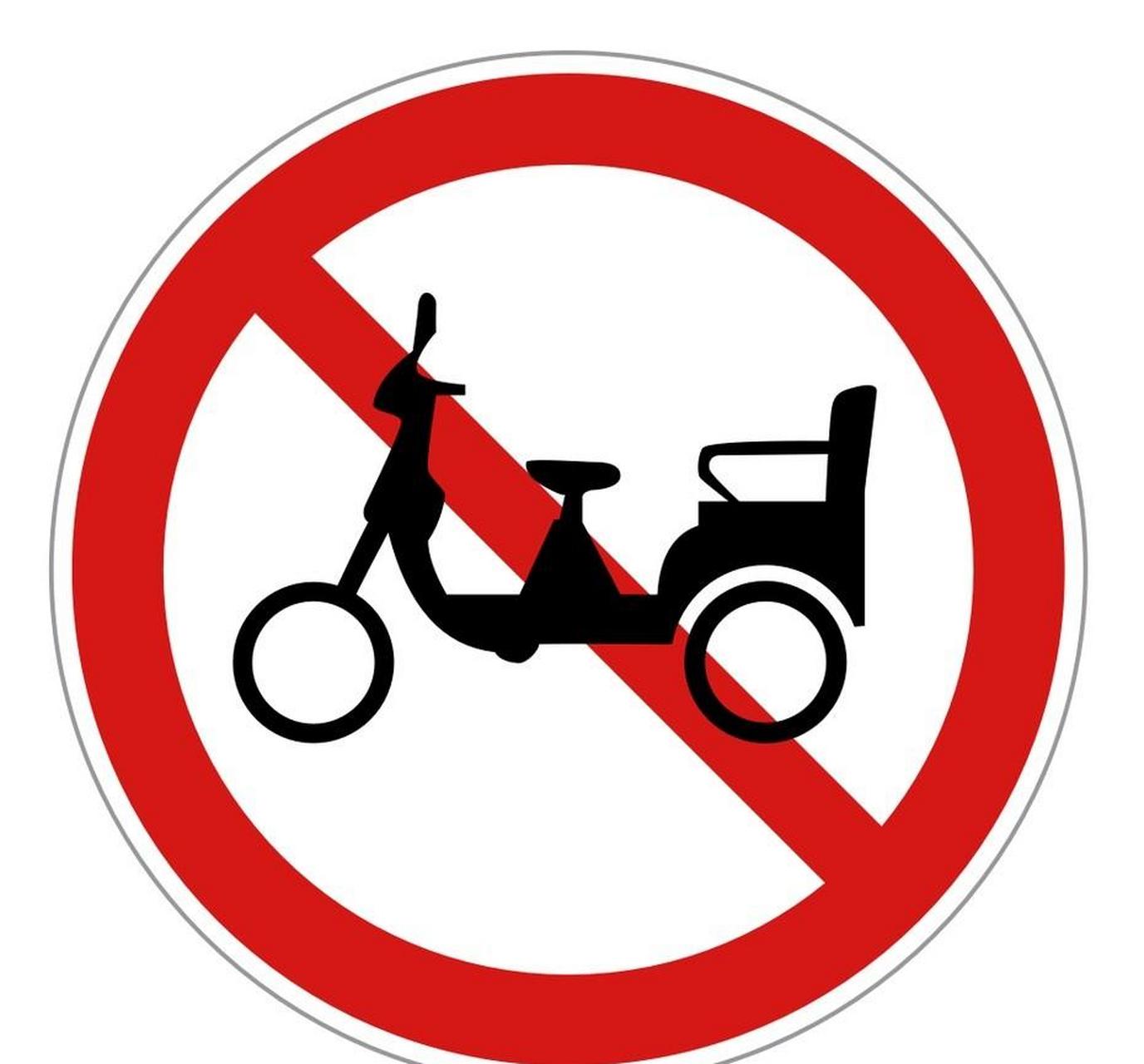 这个人最近很火,因为禁止使用三轮和四轮的电动车就是他提出的.