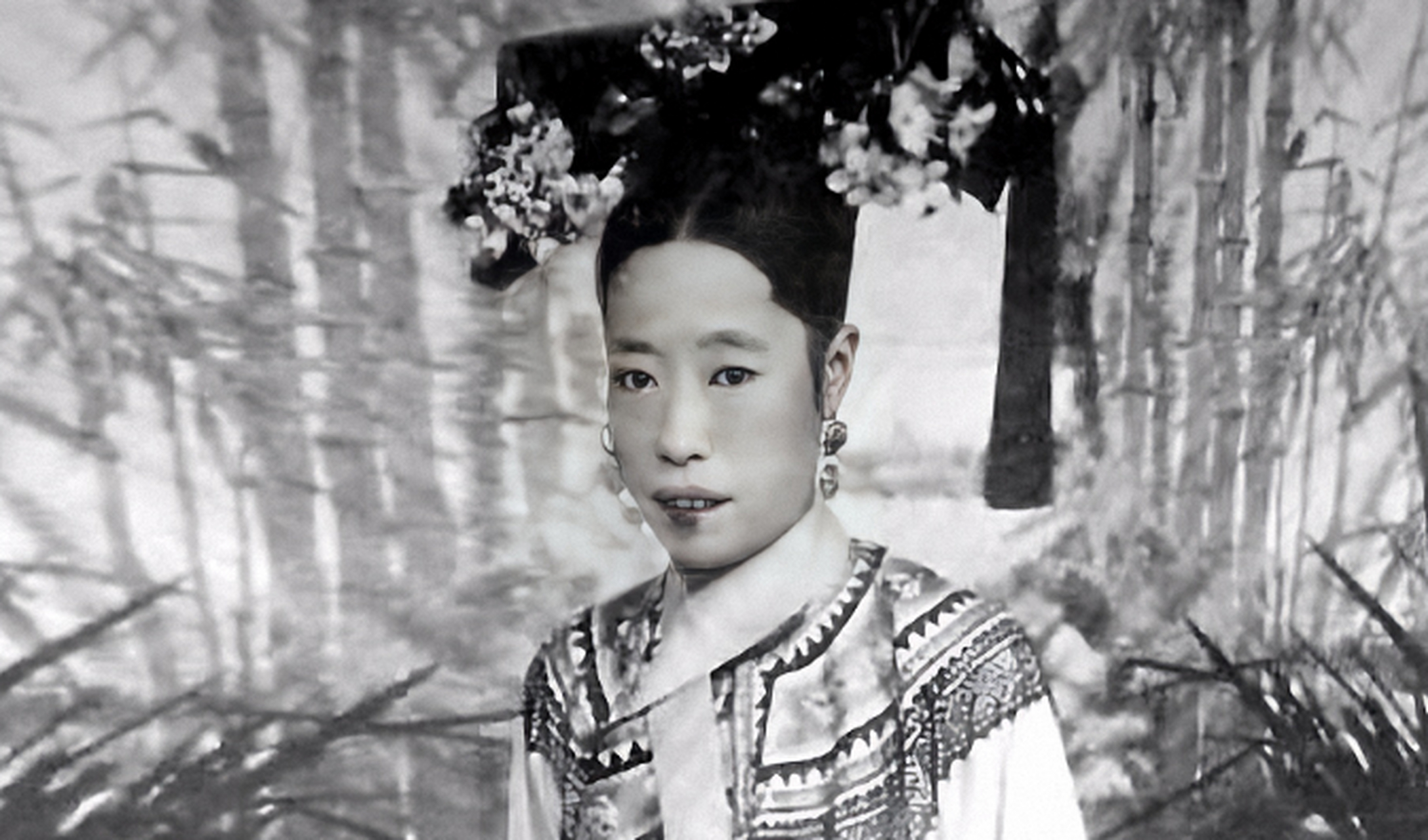 1908年,慈禧薨逝,其身后事及留下的财物,均由隆裕太后经管.