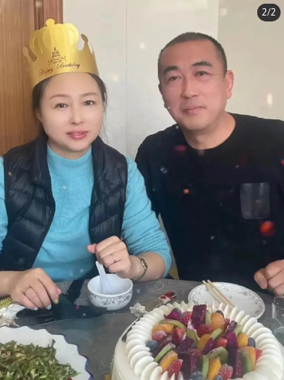 一对小夫妻相隔17年的两张合影!