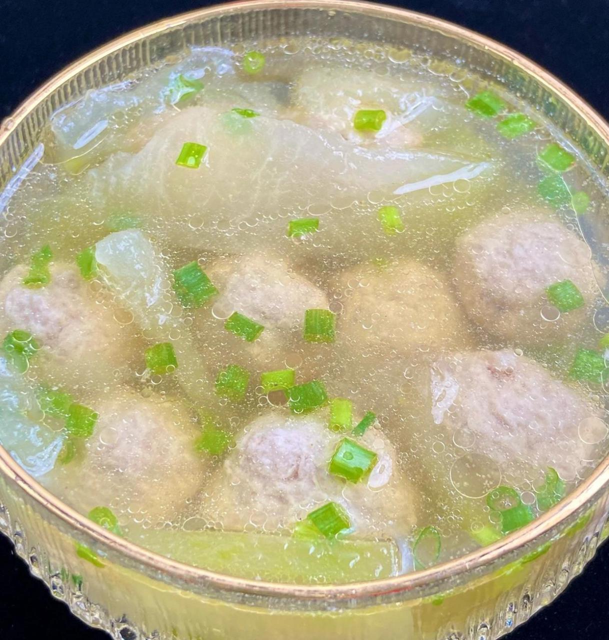 巨好喝的冬瓜肉丸汤,清爽刮油味道鲜美肉丸鲜嫩真的太太太好喝!