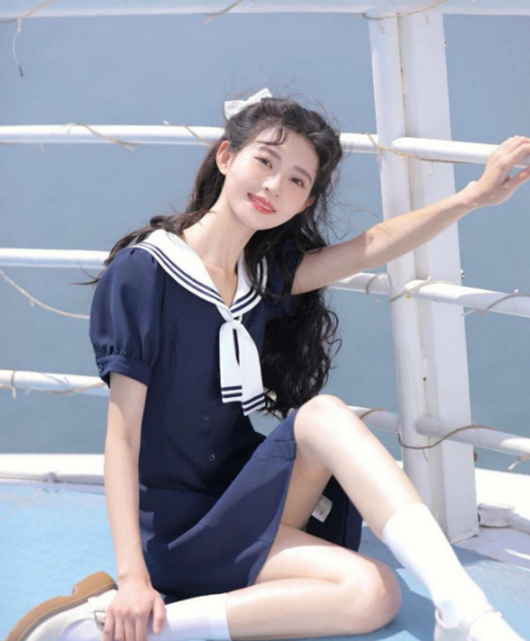 矮个子小美女,学生服拍摄,气质很好!