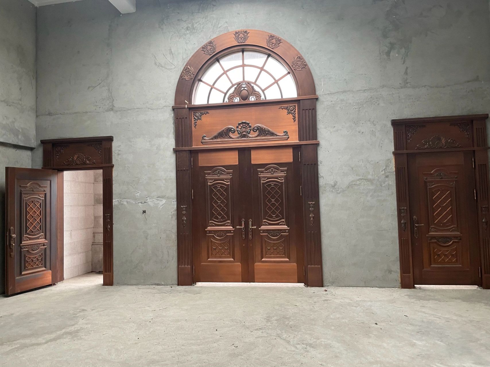 5000平的别墅,去卫生间都要开车吧 本案业主是知名上市企业董事长