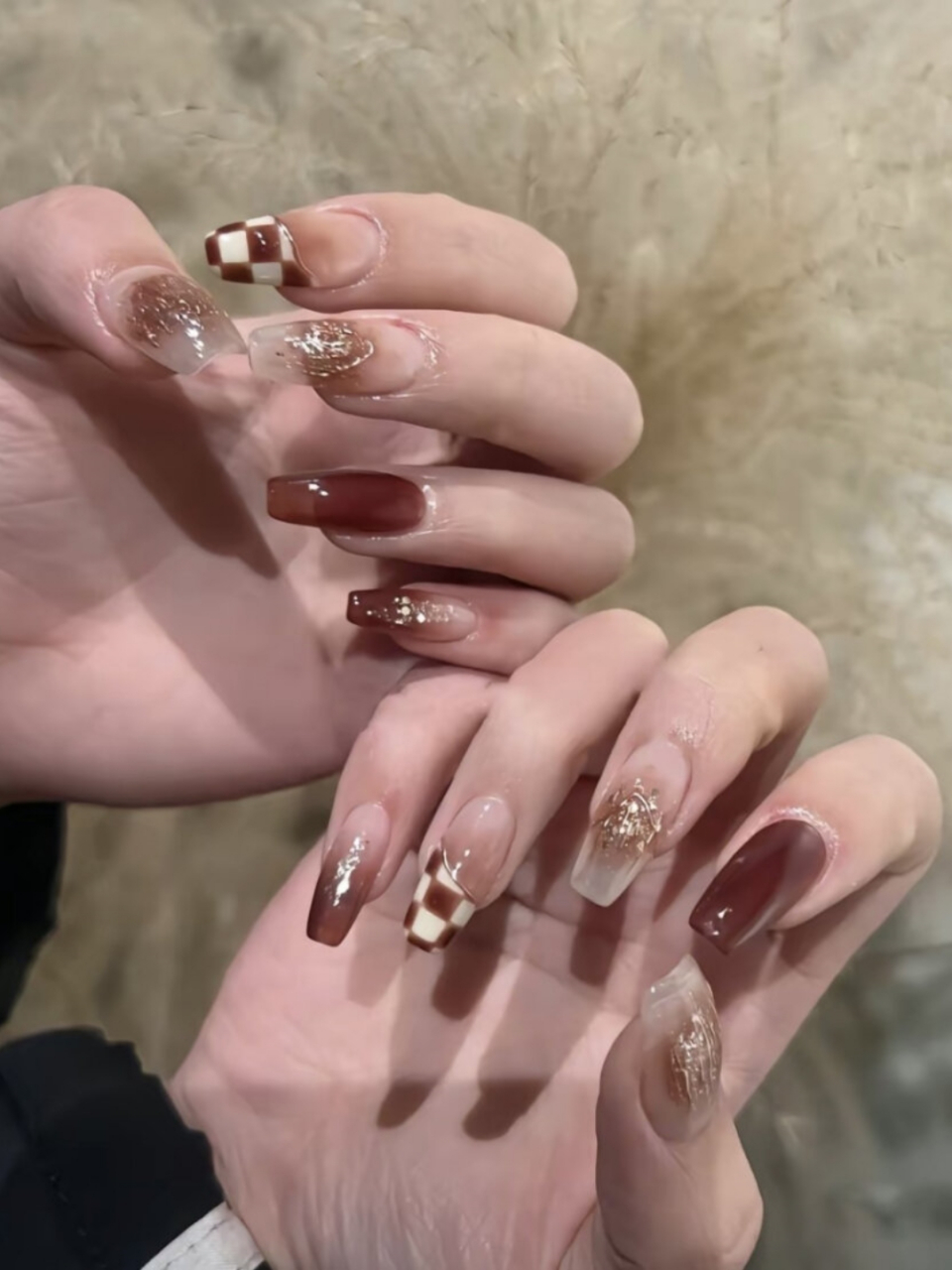 黄黑皮显白红色美甲  红色美甲的魔力无人能挡,高级又显白,气质满满.