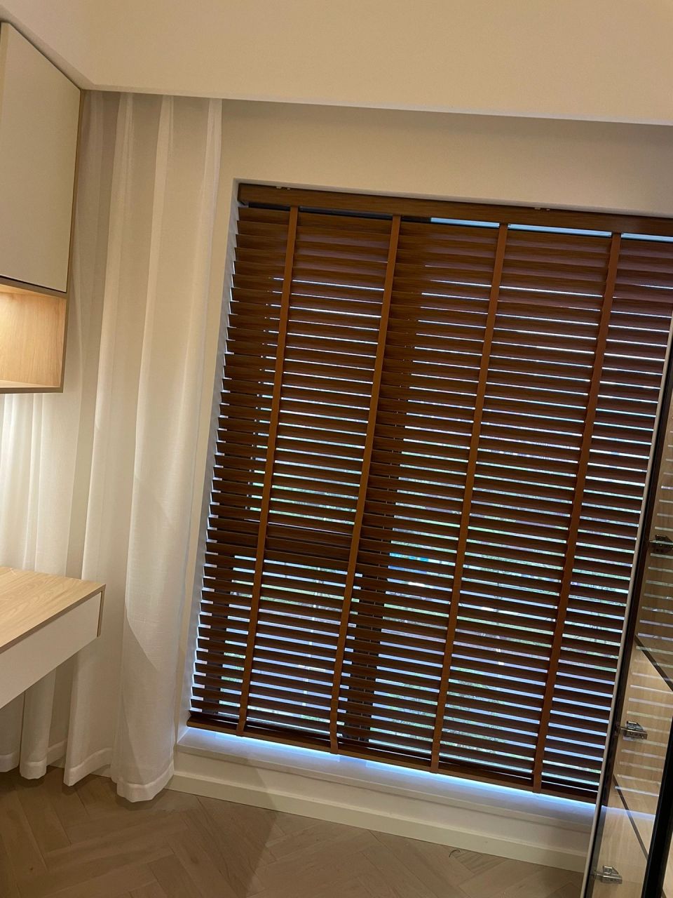 后悔做木百叶窗帘了 后悔这么有氛围感的木百叶我居然只做了书房一面!