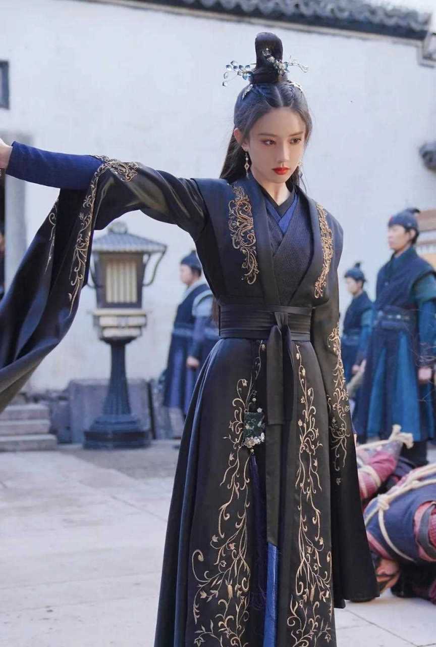 孟子义黑衣古装也很好看呀