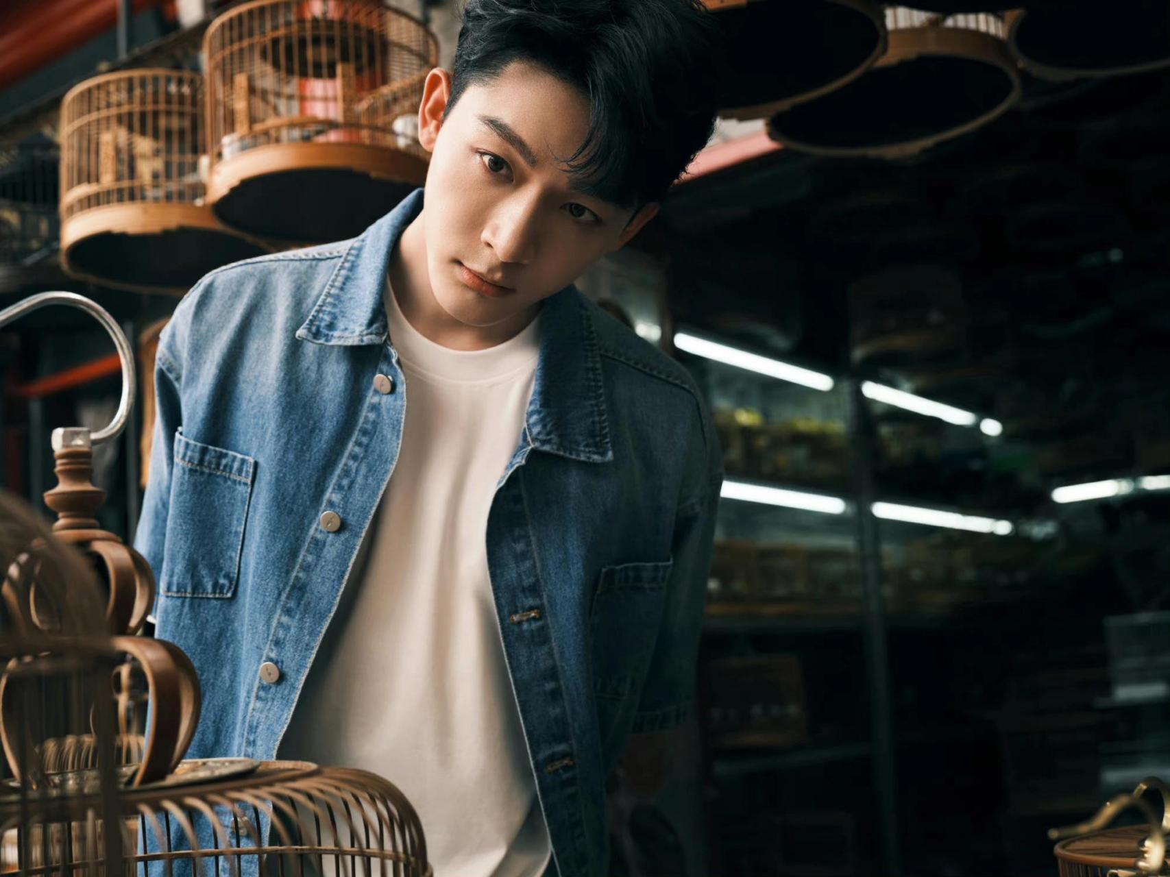 张意晚私服穿搭  百元牛仔简约又时髦～ 好喜欢他这身穿搭哇, 简约又