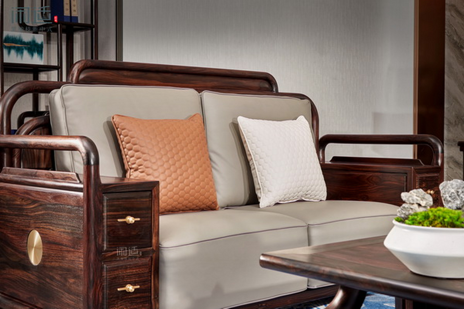 阔叶黄檀家具系列:《旭日沙发》.