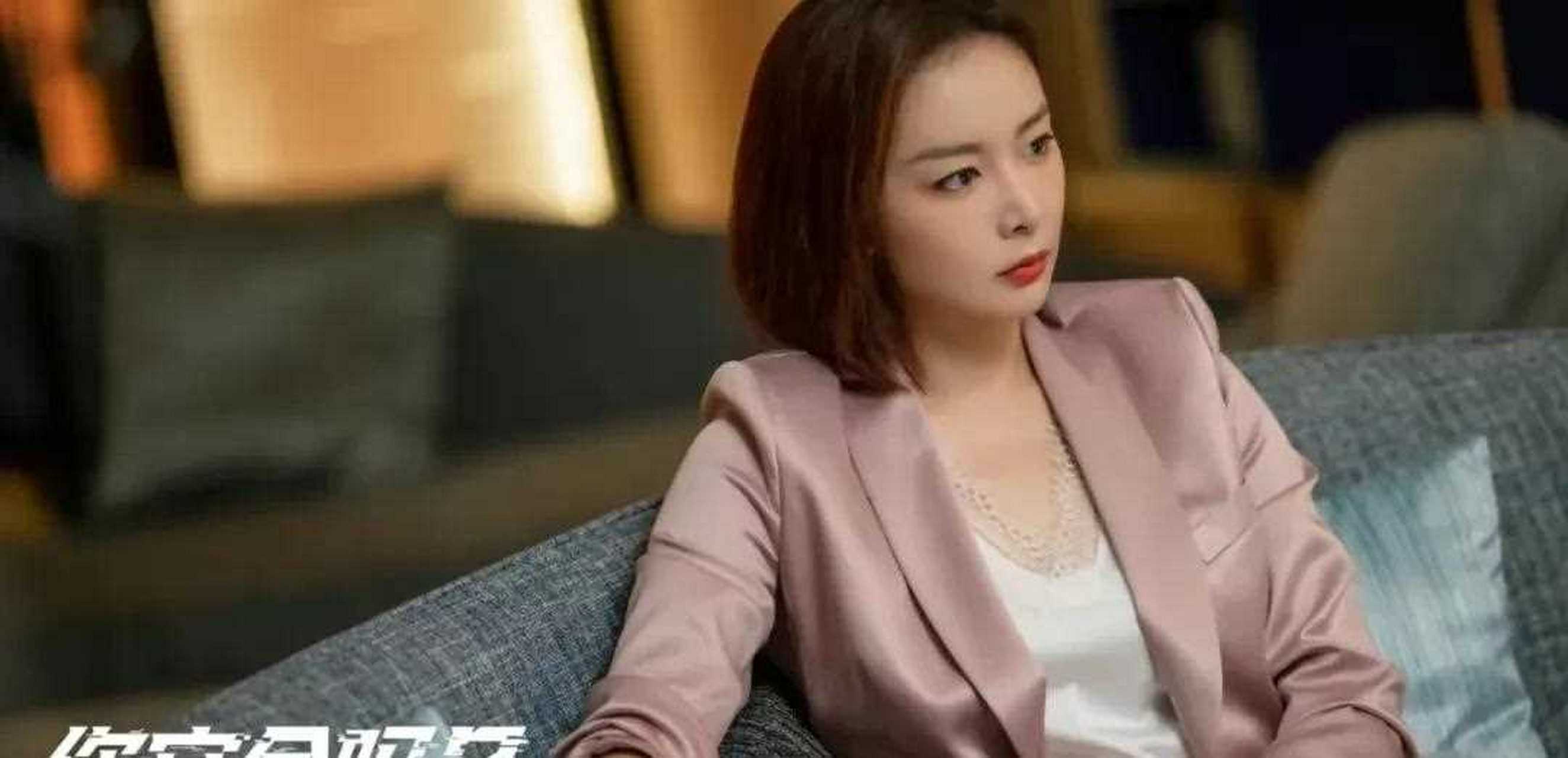 不看这个电视剧真的是会遗憾的,高叶的演技无可挑剔,长相气质更是与众