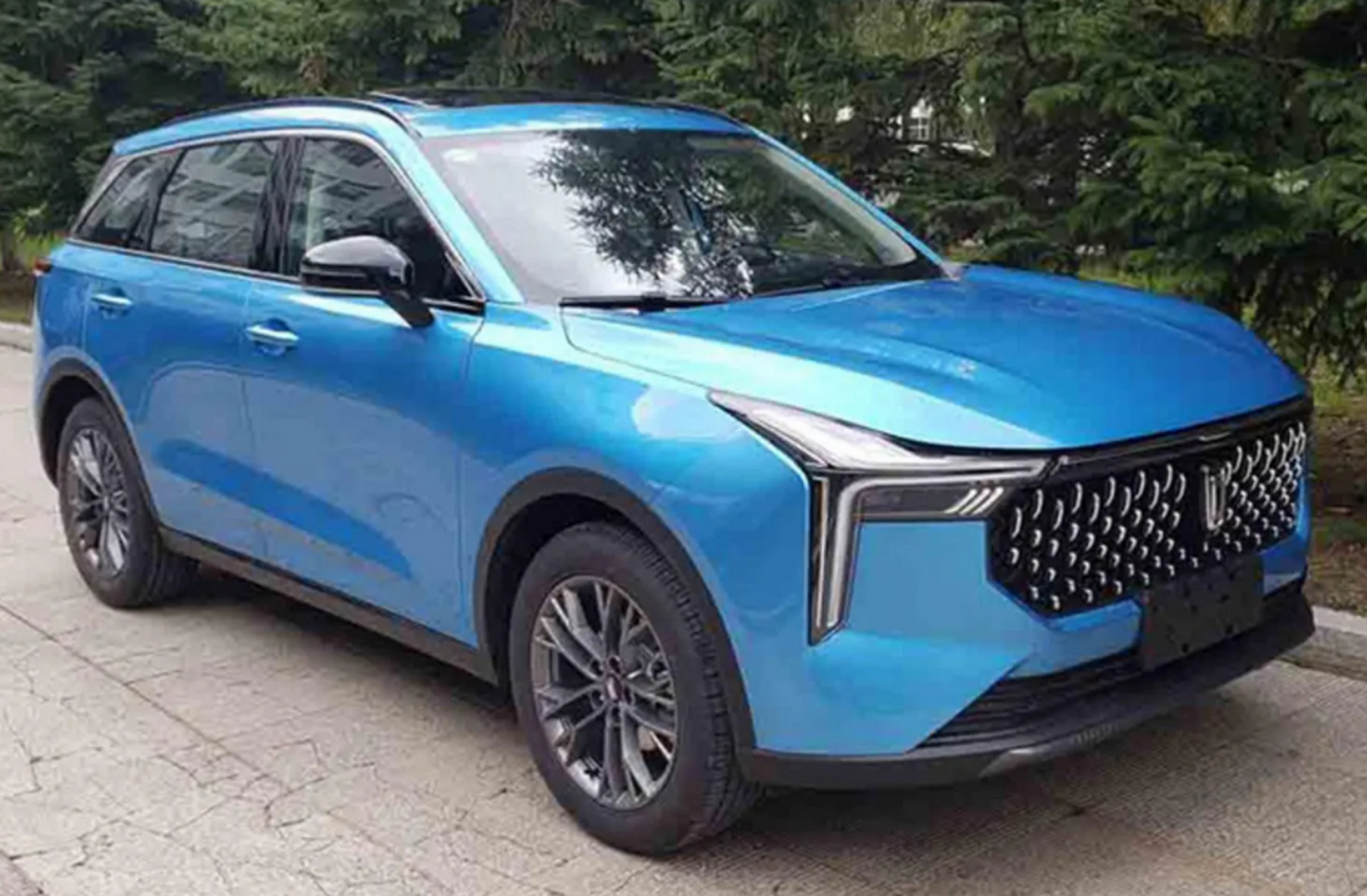 日前,2023款奔腾t55上市,售价区间8.59-10.