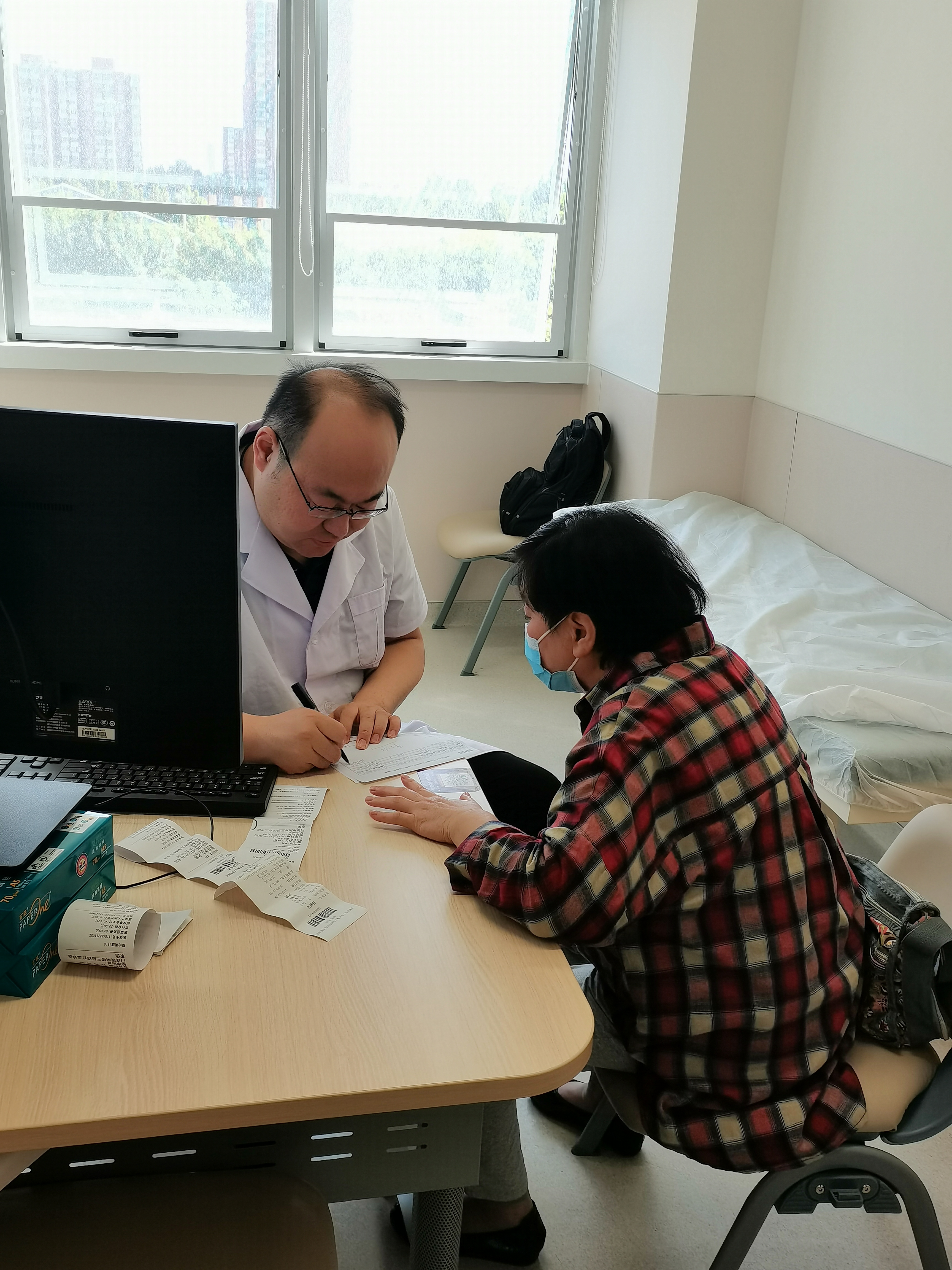 南豆腐是用石膏做凝固剂北豆腐用卤水做凝固剂