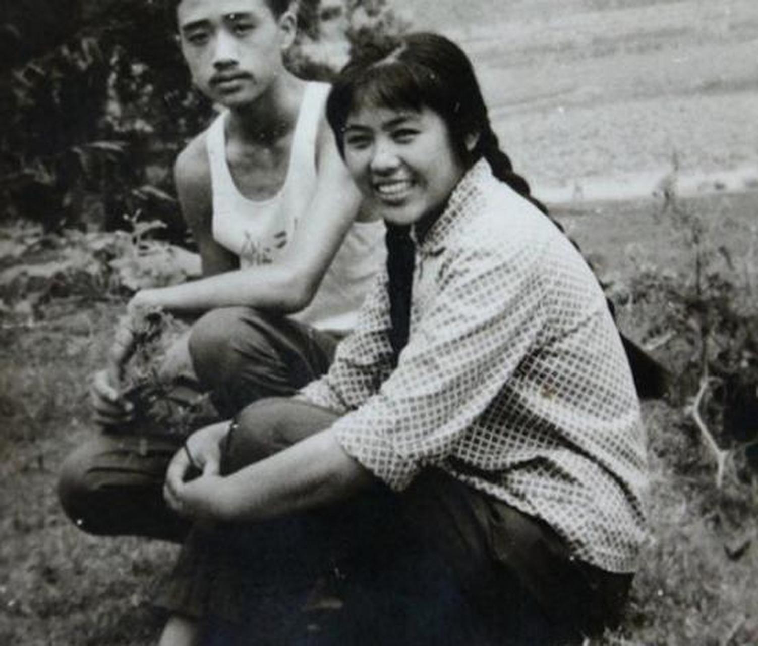 上海一男知青为回城里抛弃相爱4年的傣族女友,临走前一晚,女友跑到