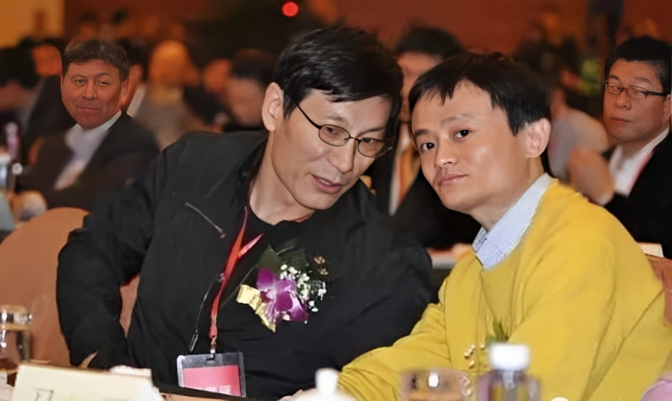 2014年,在深圳,it领袖峰会上,朱云来与马云的一张合影.