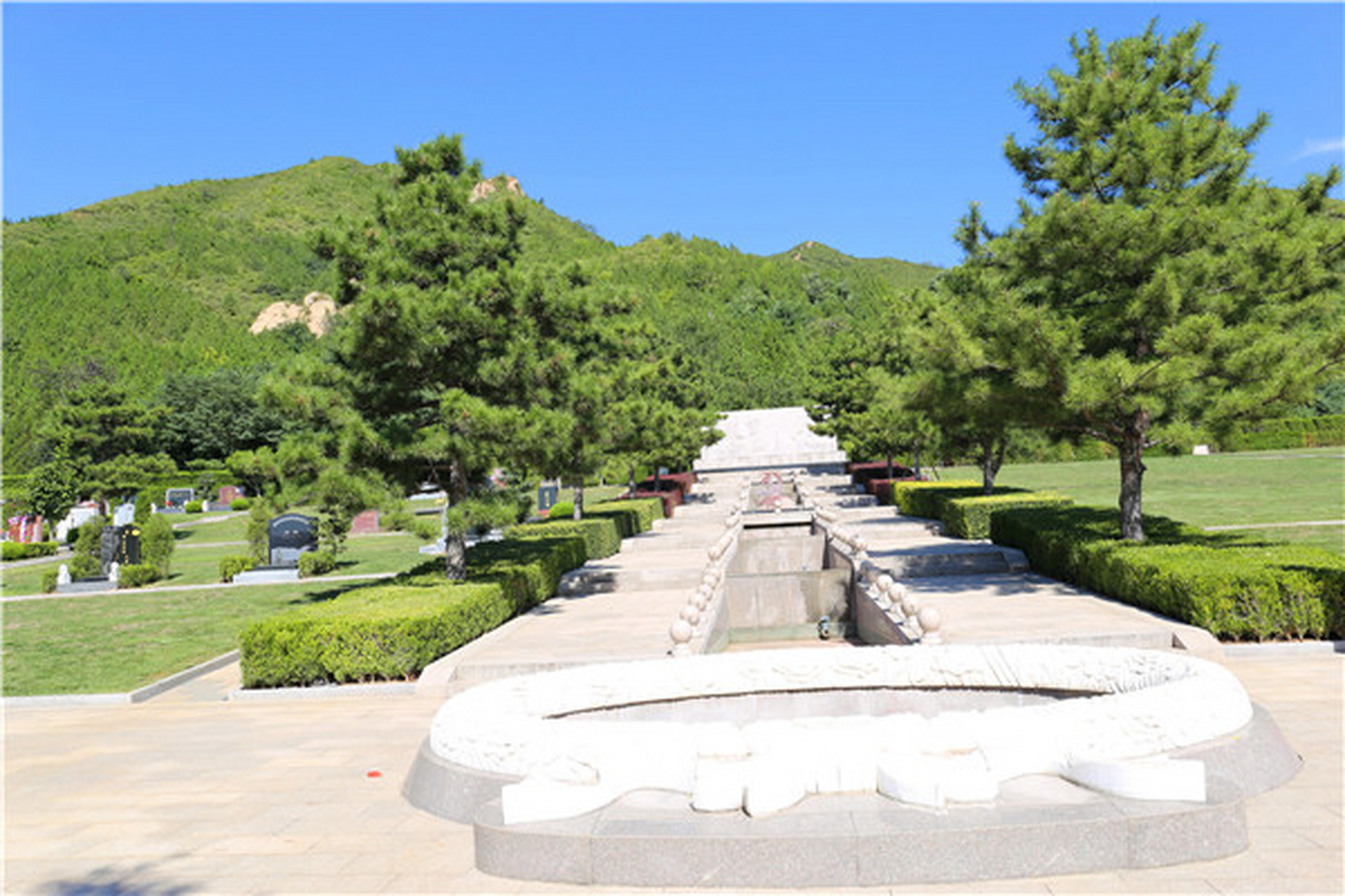 天寿陵园风水如何?