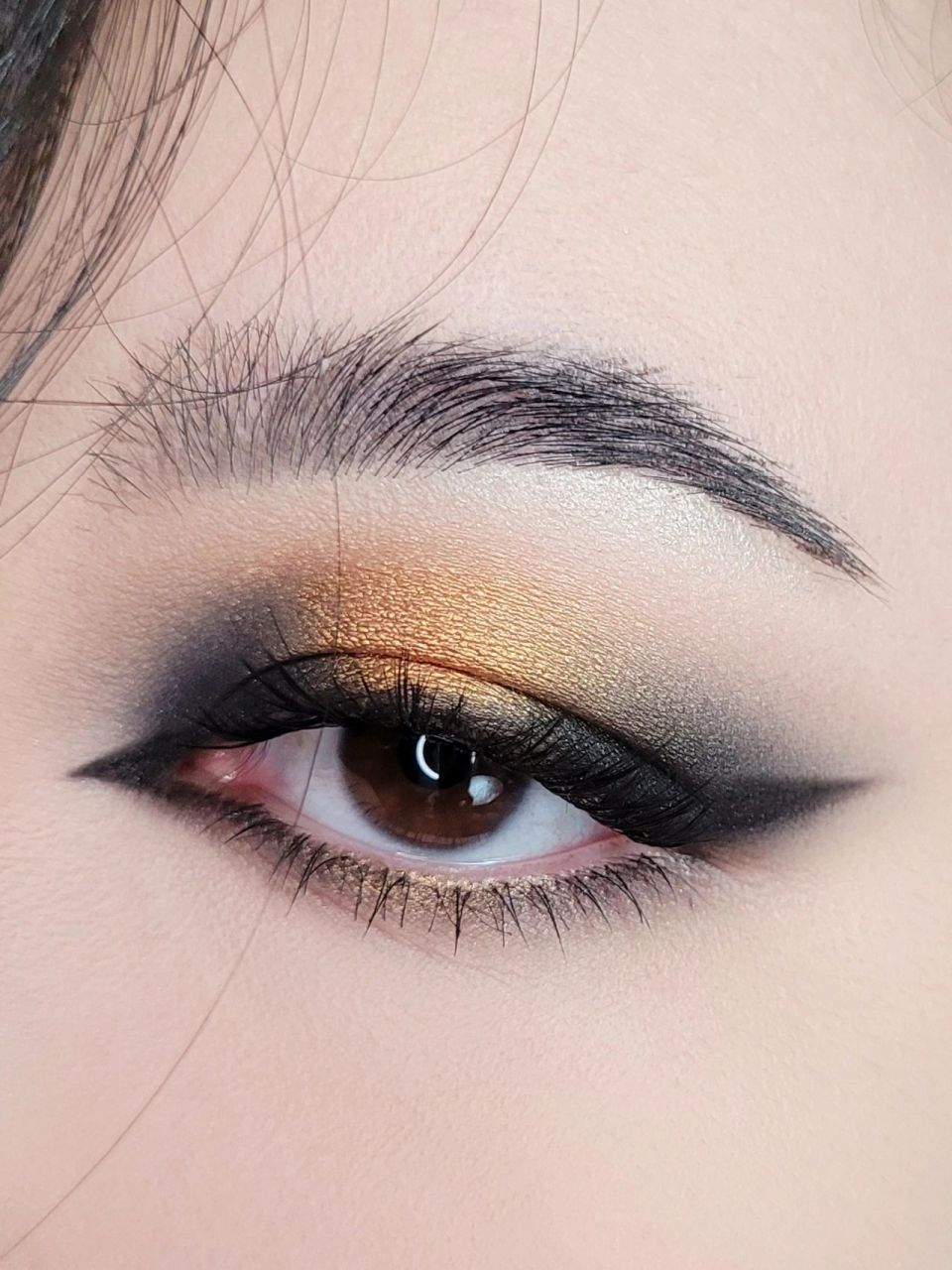 10分钟速成超浓郁黑金烟熏 突然发现我好像没有出过详细的烟熏妆教程