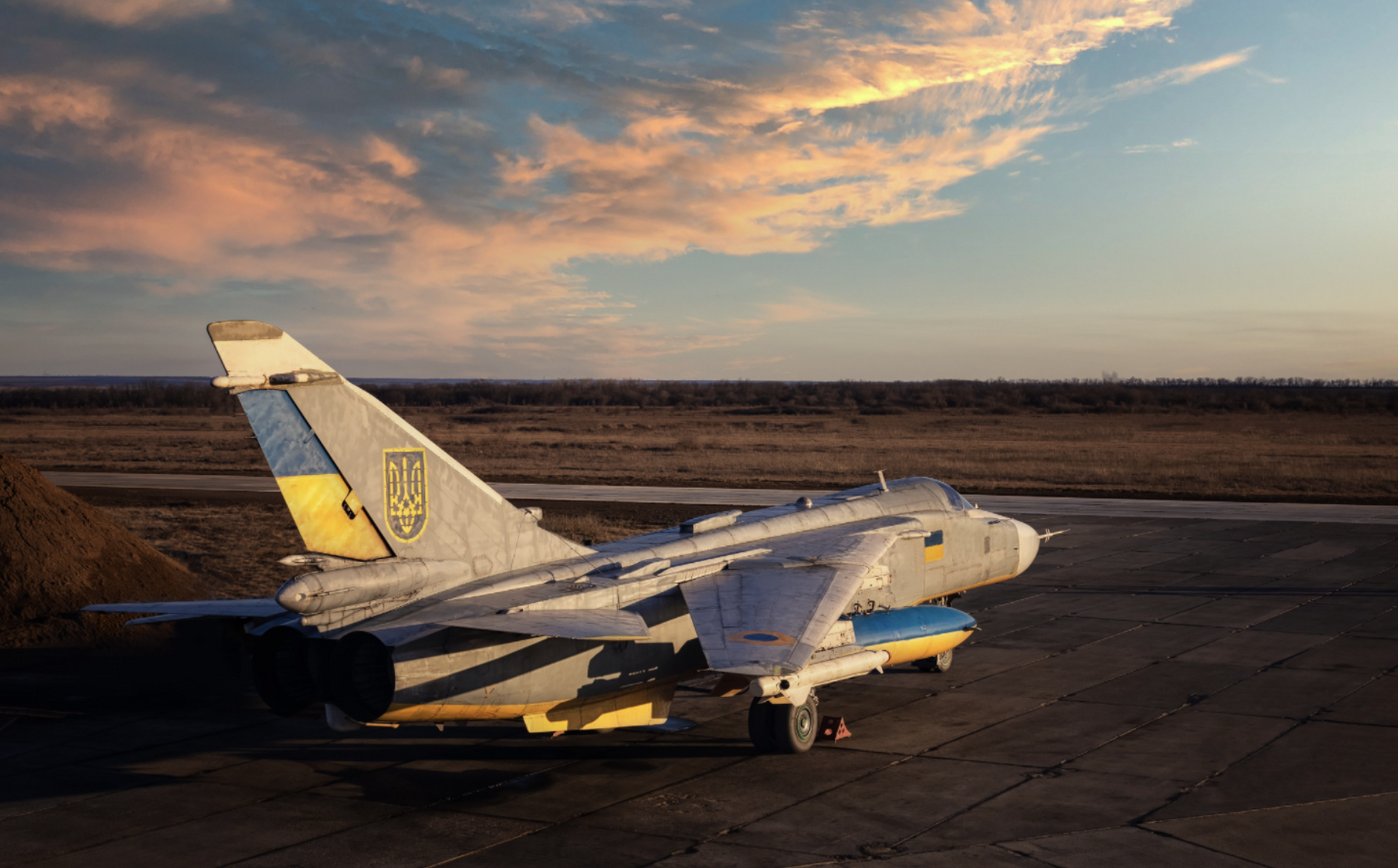 乌克兰空军的苏24和苏27,本来是非常老旧待退役的飞