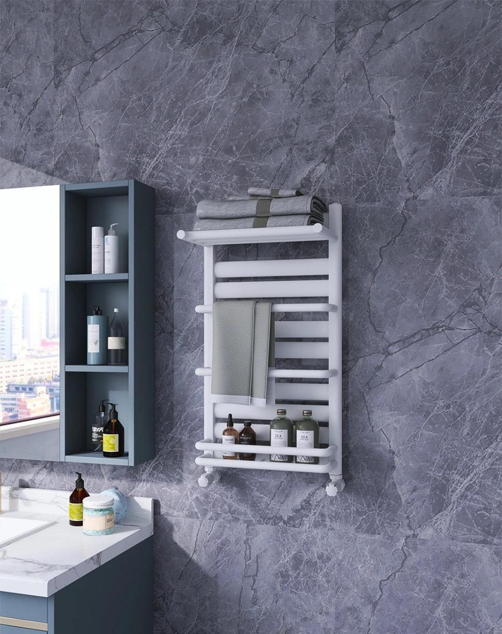 一,升温迅速,温暖舒适 卫生间暖气片一般为钢制或者铜铝复合材质,这