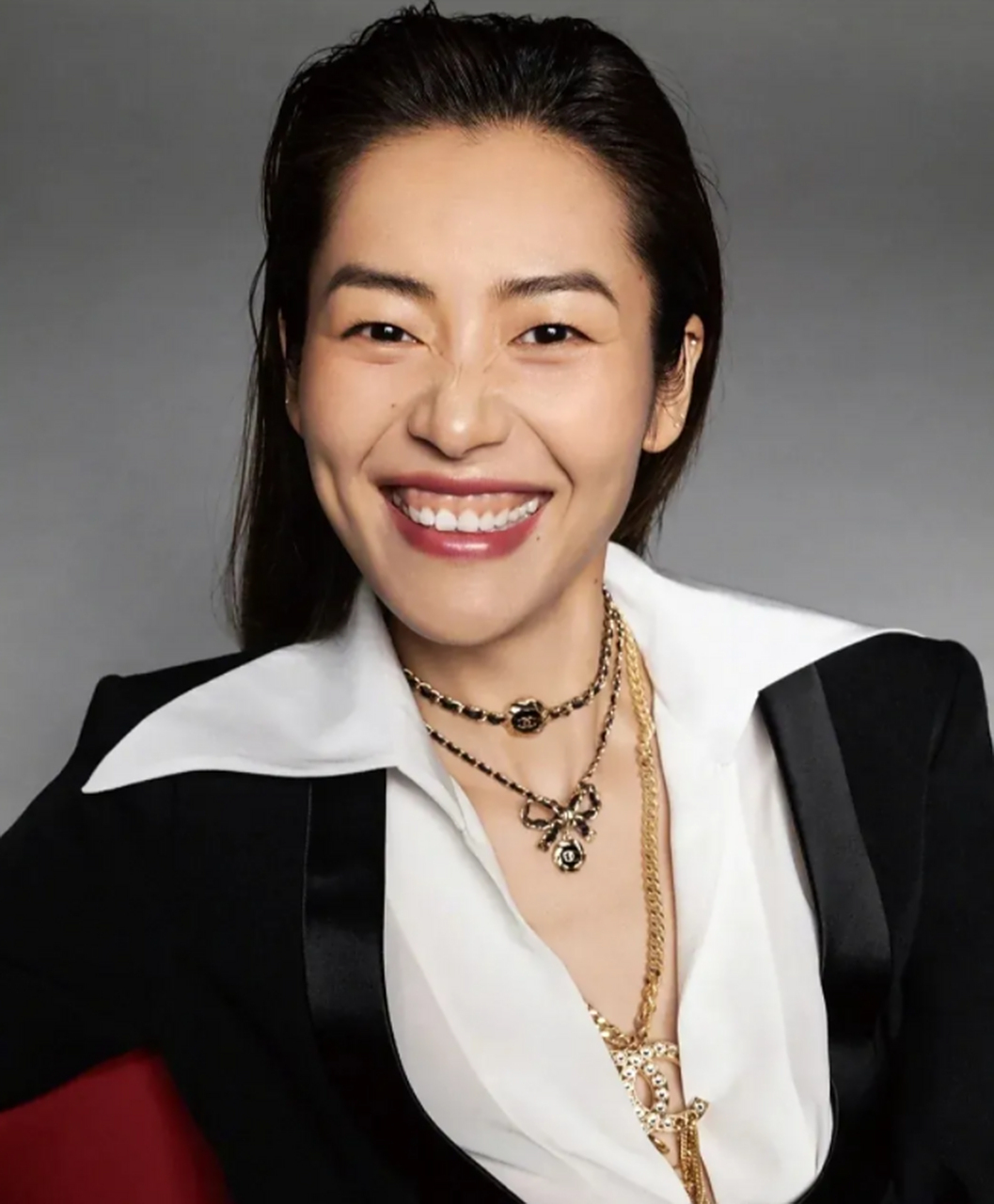 刘雯这长相真不敢恭维,这大牙花子,是真不好看!