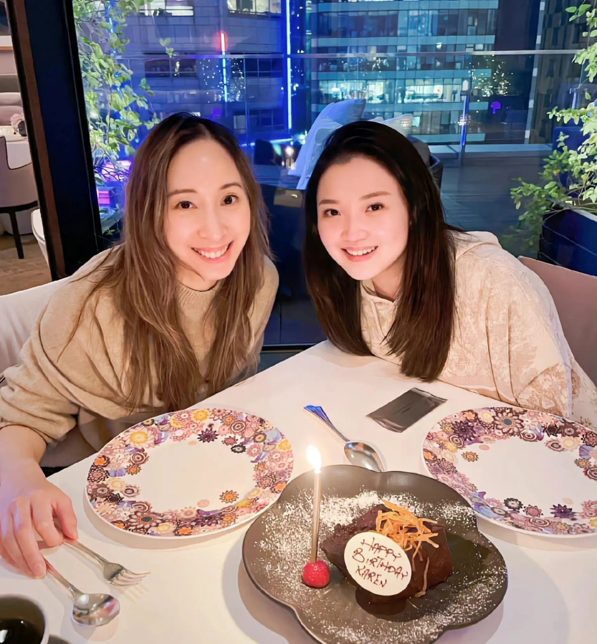 香港名媛李嘉颖的生日就是那么朴华无实.