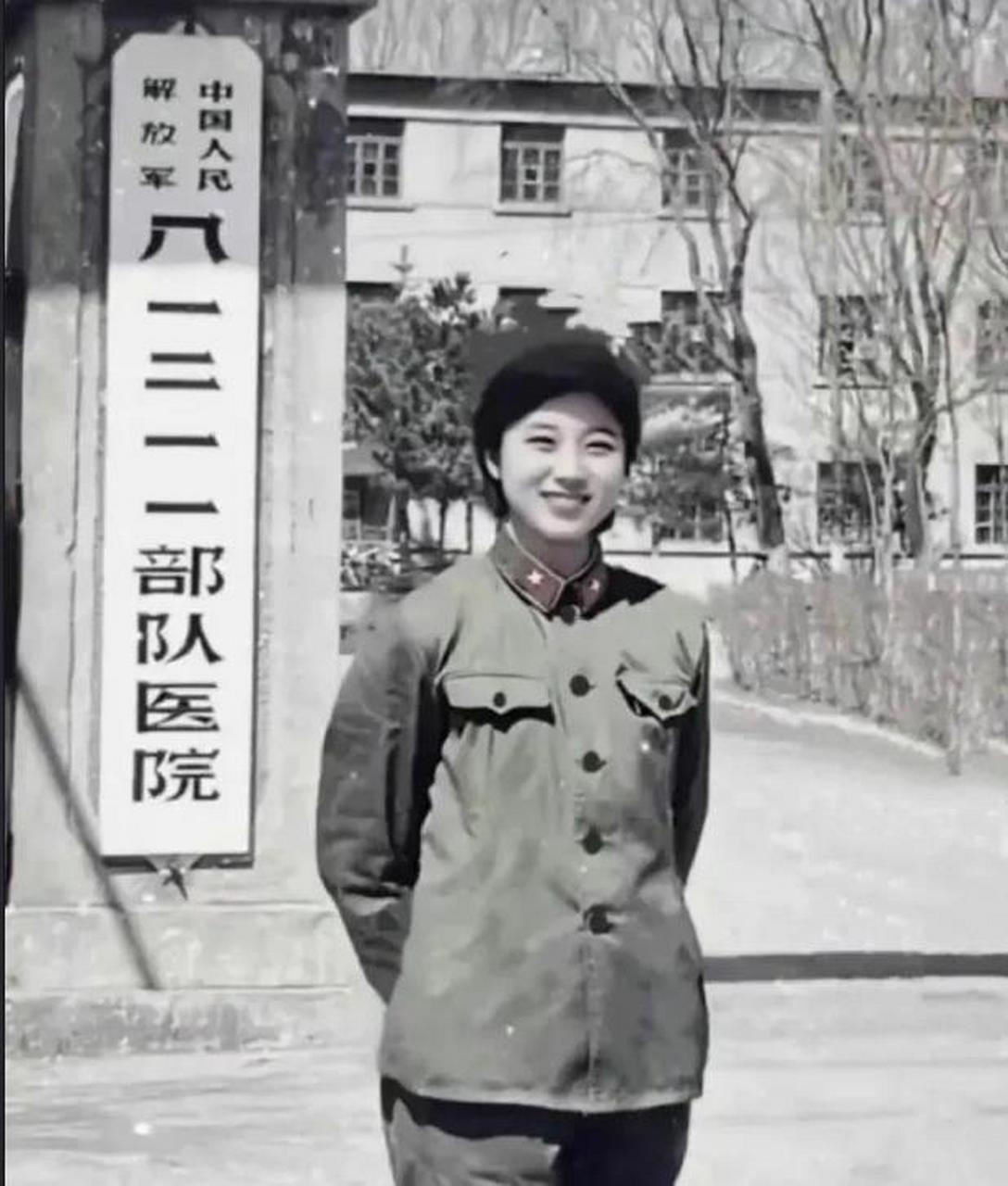 旧照:80年代的女兵,真漂亮啊!