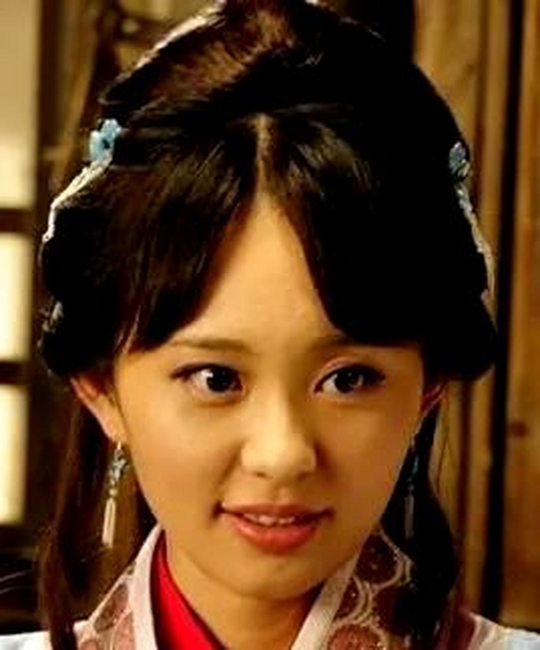 孙耀琦曾经出演过两个经典的女性角色,一个是《武松》中的潘金莲,另一