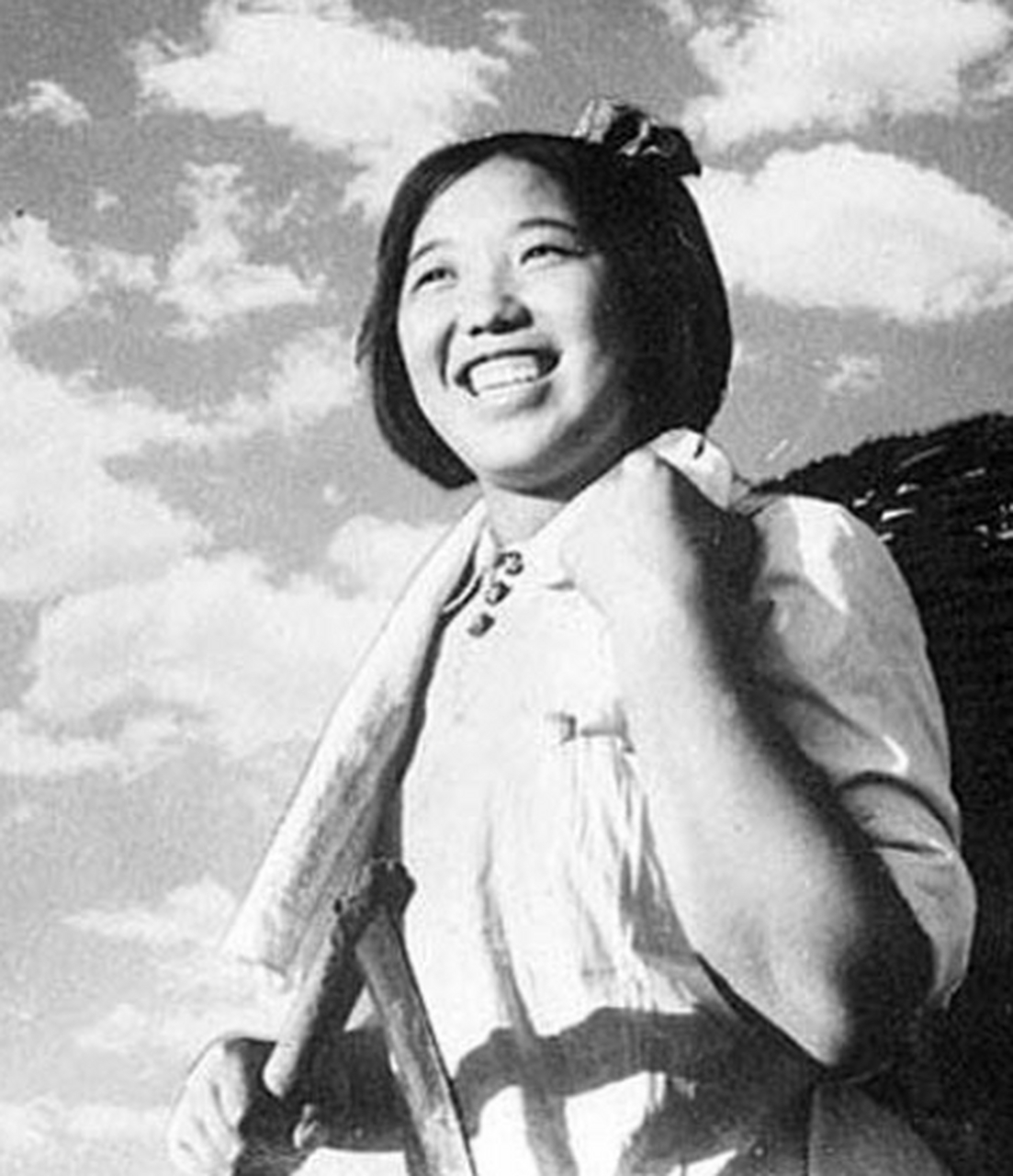 银金花,1912年出生,自幼习武,长大后参军抗日,凭借