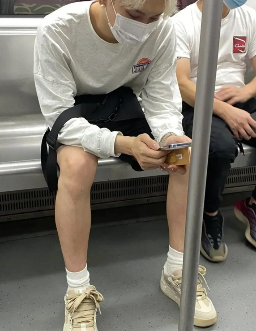 精致的猪猪男孩