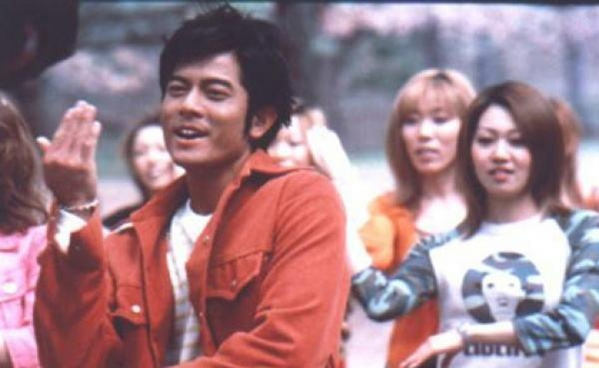 2001年郭富城主演的爱情歌舞片《浪漫樱花》,当中他饰演一名舞蹈老师