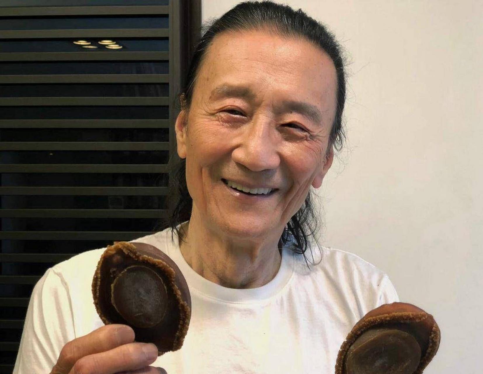 近日,香港娱乐圈传来消息,83岁的演员谢贤因病逝世