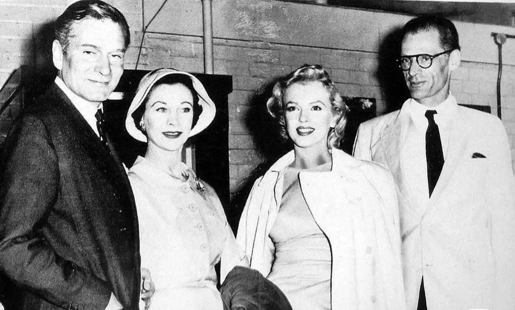 费雯丽与玛丽莲梦露同框,难得一见的老照片!