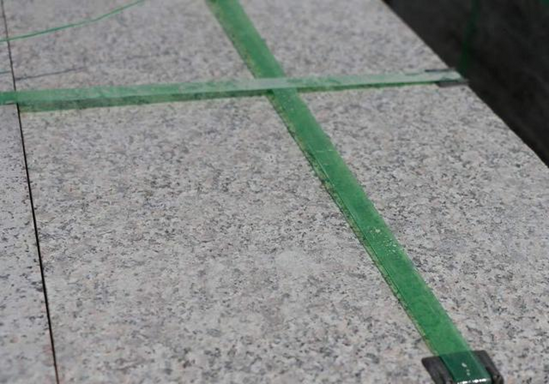 市面上常见的五莲花火烧板厚度分别为1.5厘米,1.8厘米,2厘米,2.