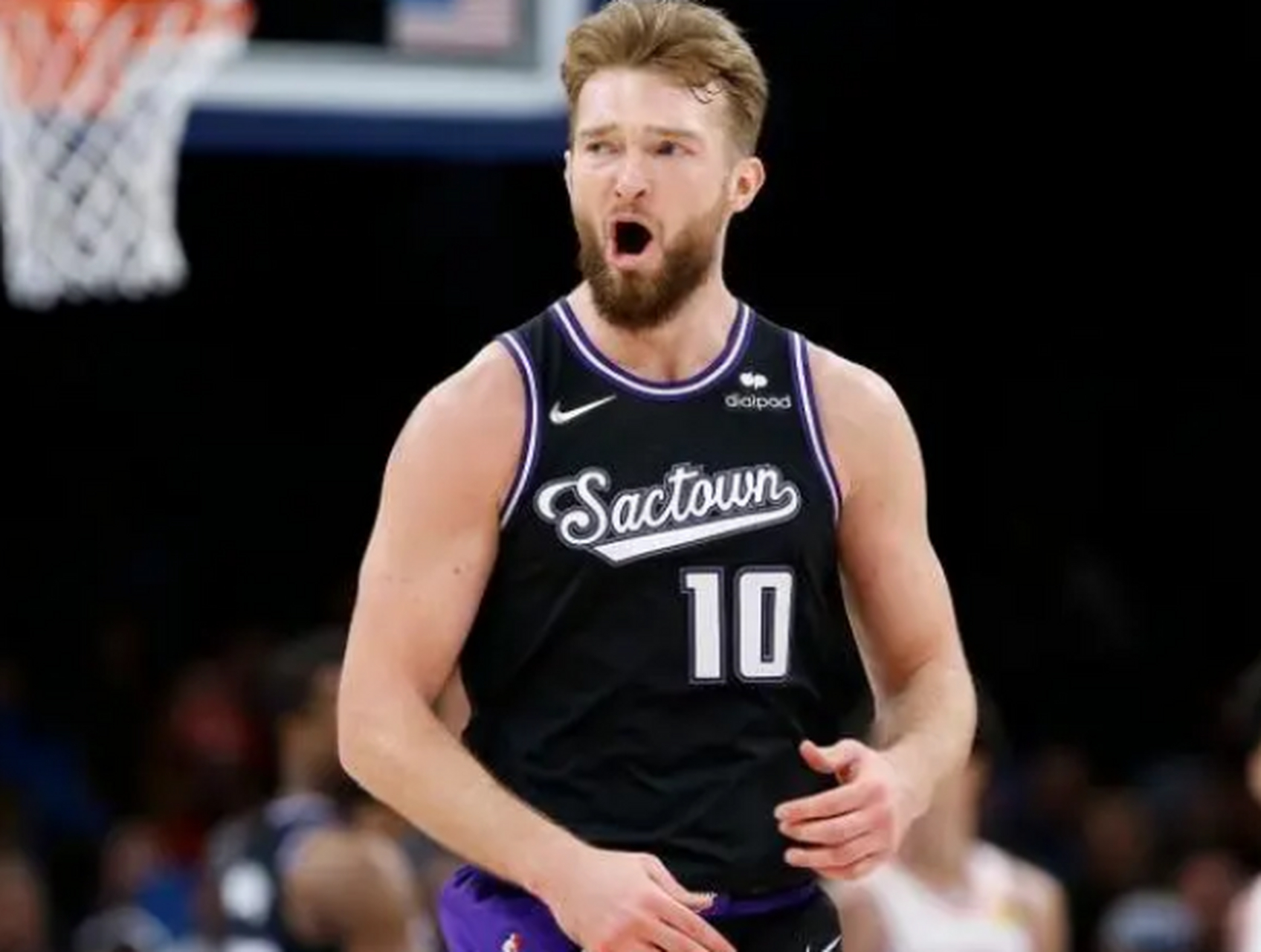 此前,小萨博尼斯因德雷蒙德-格林的恶意动作遭遇胸骨挫伤,状态为出战