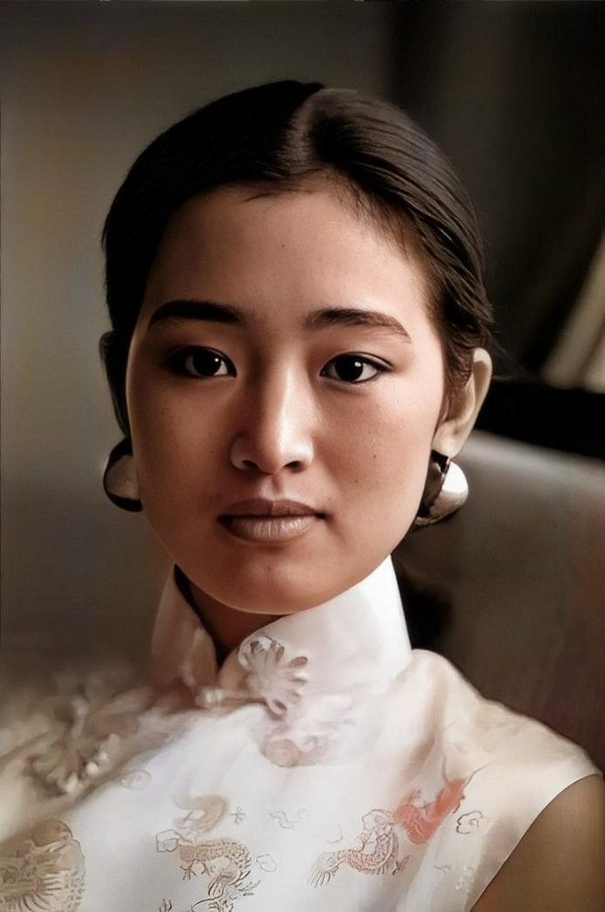 有人说巩俐土气不好看,我觉得不是!