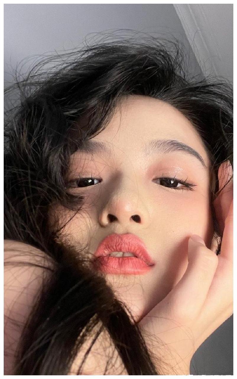 上海戏剧学院99年美女艺人李紫娟迷人美照,好美啊