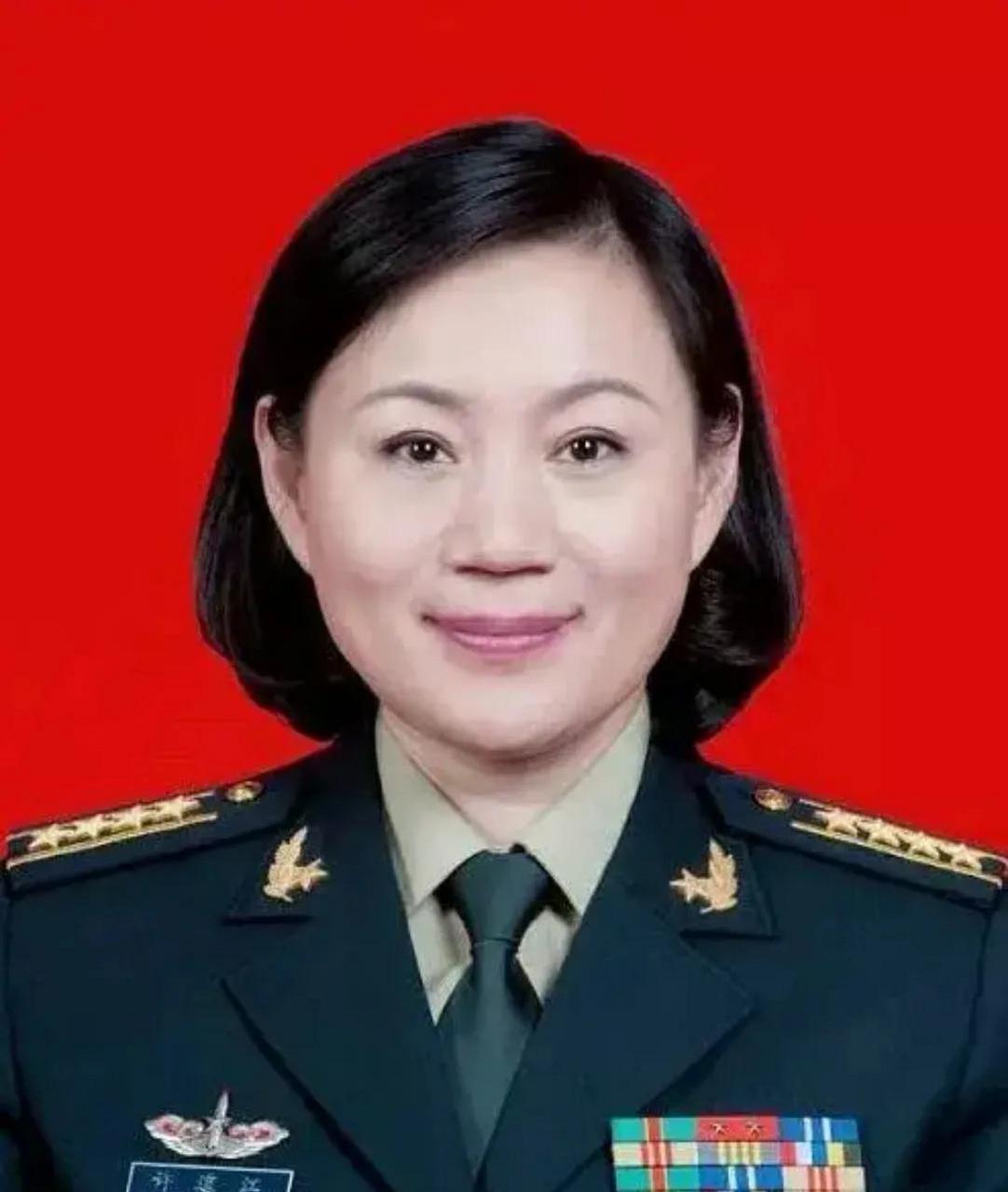 陆军女大校图片