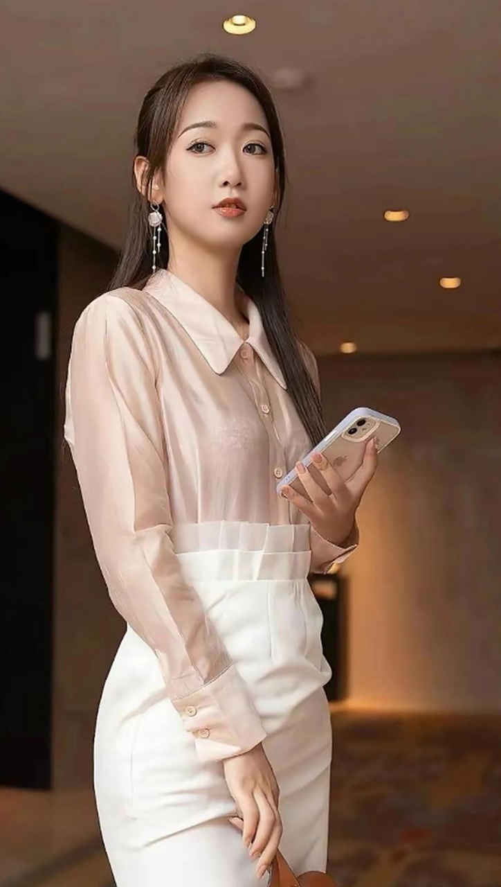 唐安琪美女颜值美貌无可挑剔,身材火辣曲线完美漂亮,太喜欢了