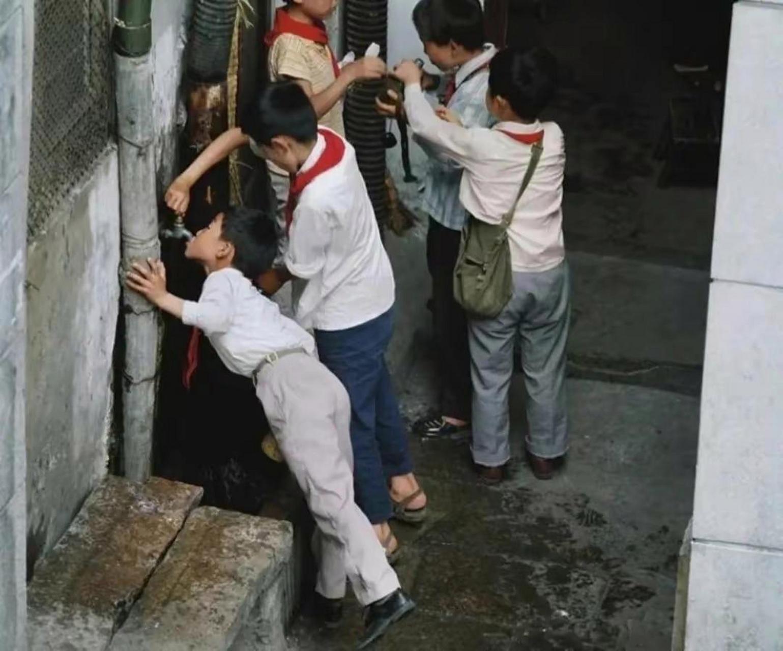 当然,那时候的小学生作业其实很多,但是补习班没