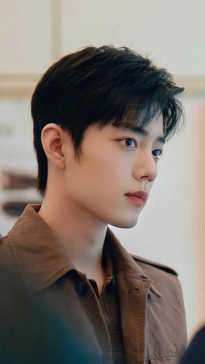 肖战眼睛亮亮的小猫咪