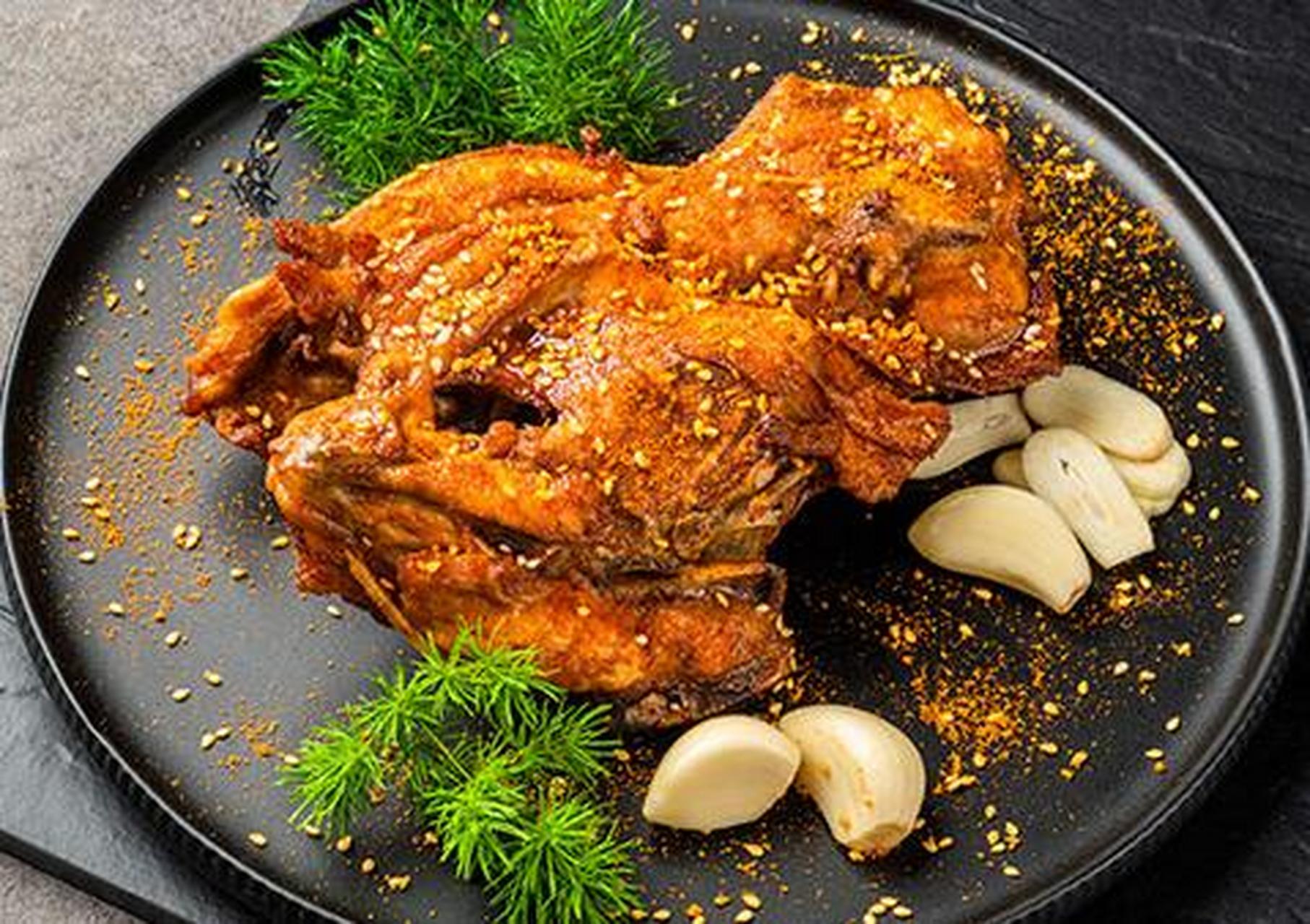 炸鸡架,东北人对于炸的食物真没啥抵抗力,炸鸡架最精髓,炸出了鸡的